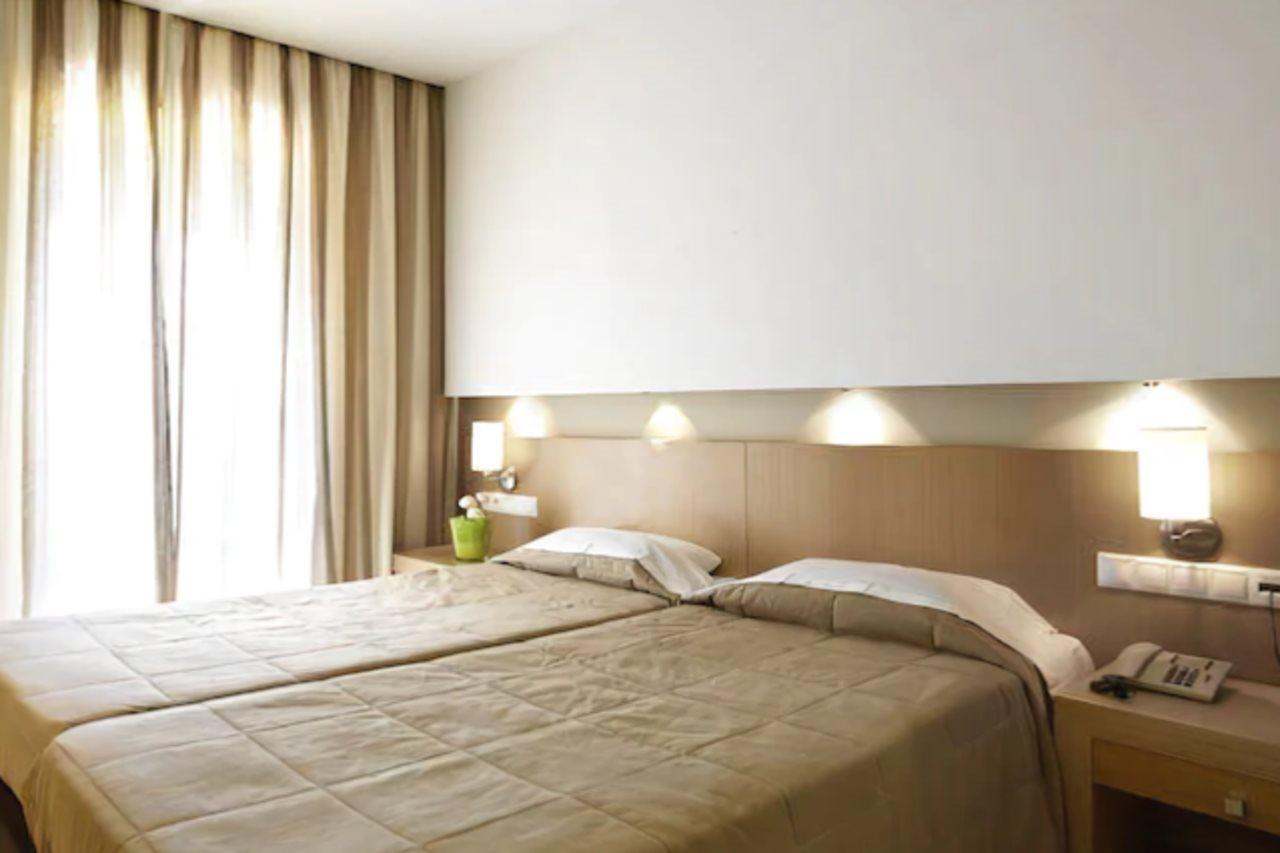 Astoria Hotel ترولو المظهر الخارجي الصورة