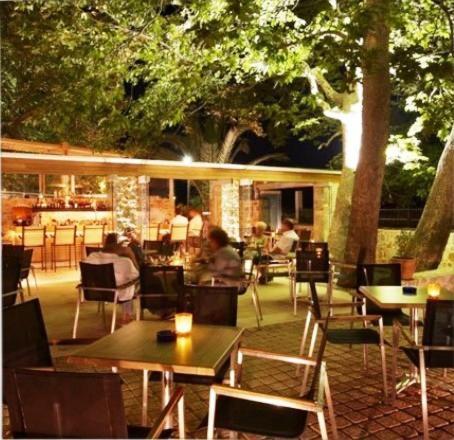 Astoria Hotel ترولو المظهر الخارجي الصورة
