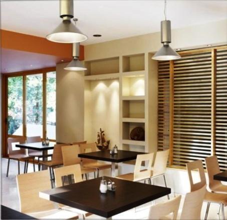 Astoria Hotel ترولو المظهر الخارجي الصورة
